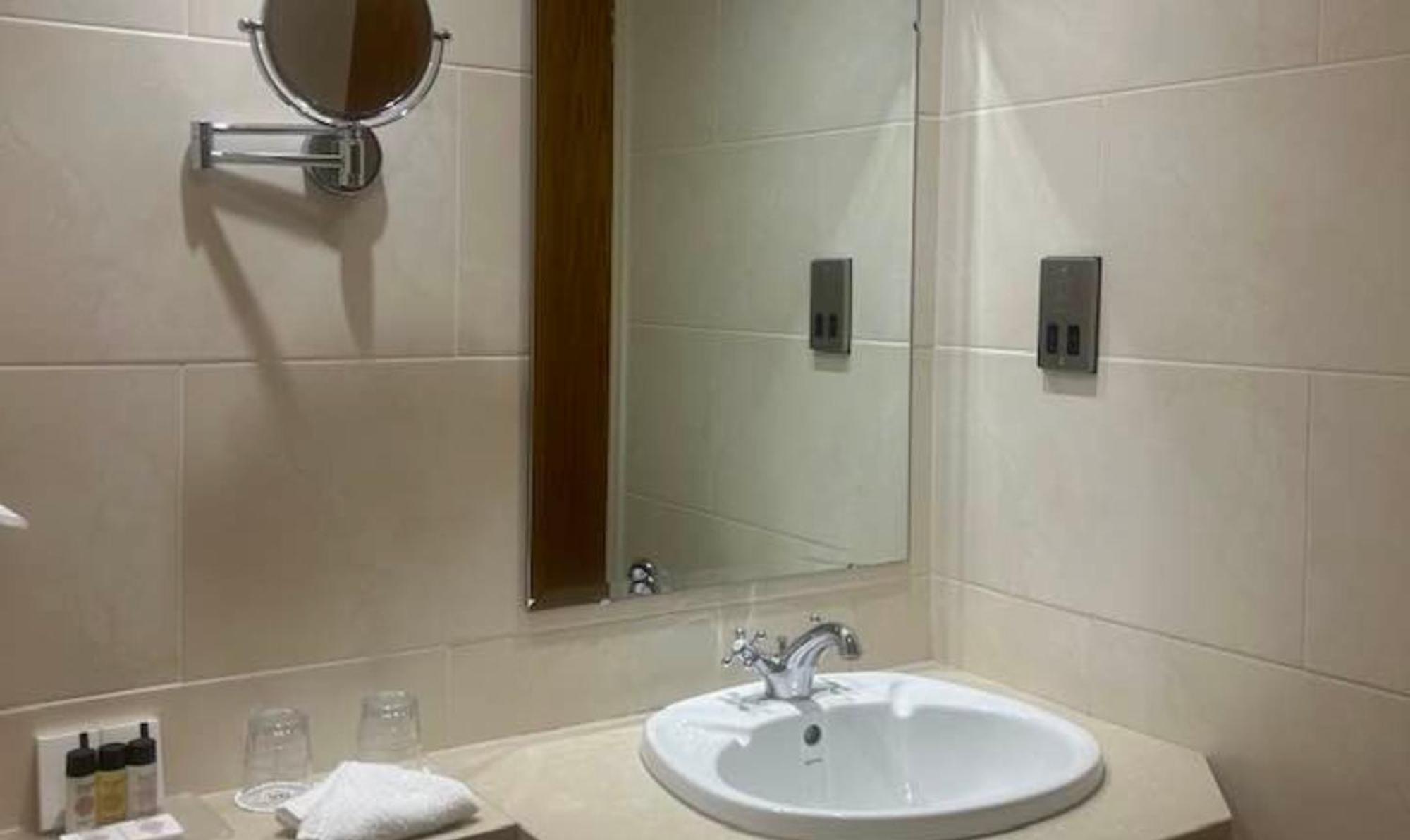 Temple Gate Hotel Ennis Kültér fotó